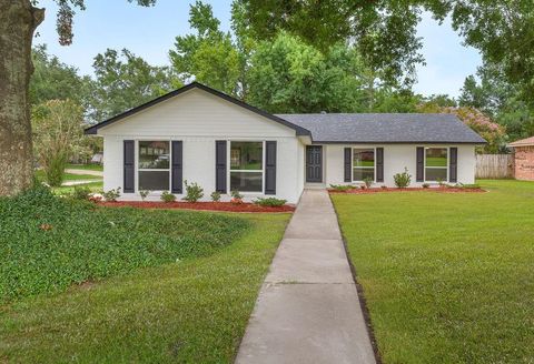555 LENWOOD Drive Slidell LA 70458