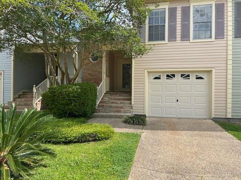 2703 AUDUBON TRACE 2703 Jefferson LA 70121