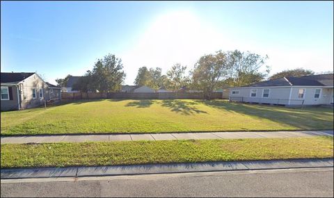 7218 ANNE Street Arabi LA 70032