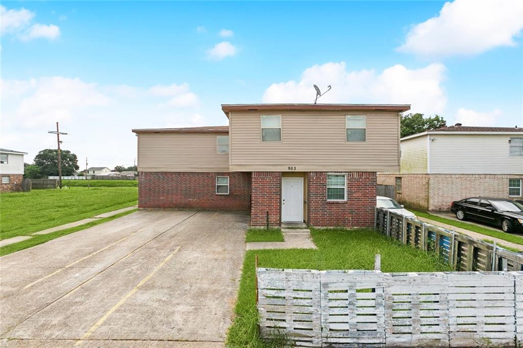 953 E MONTEREY Court