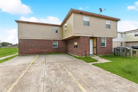 953 E MONTEREY Court Gretna LA 70056