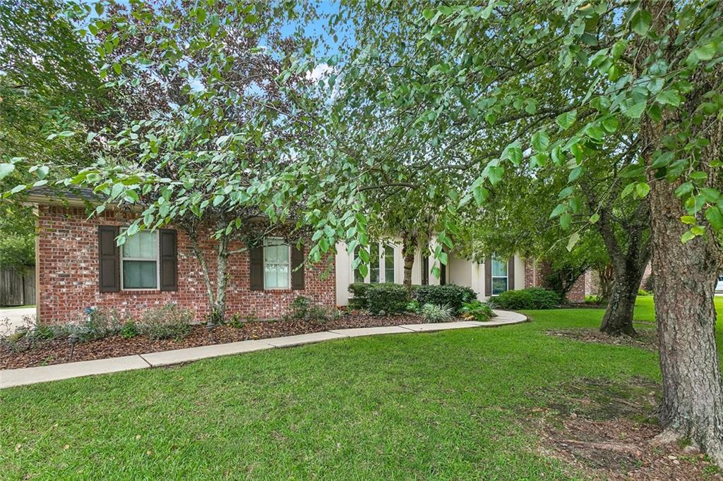 52 WALNUT Place