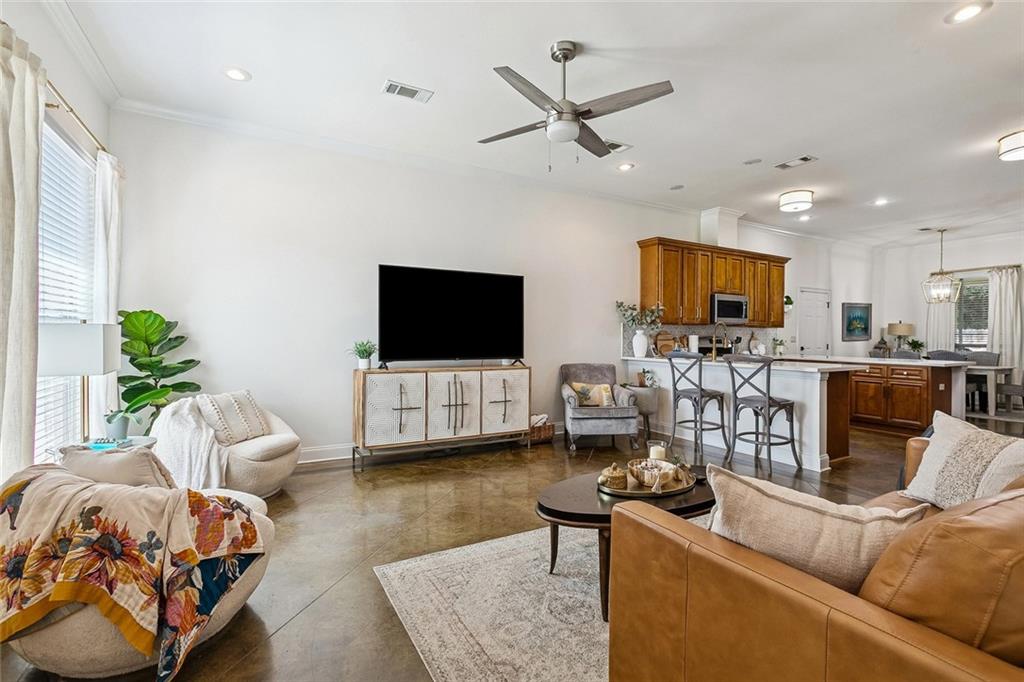 40219 CRESTWOOD Lane