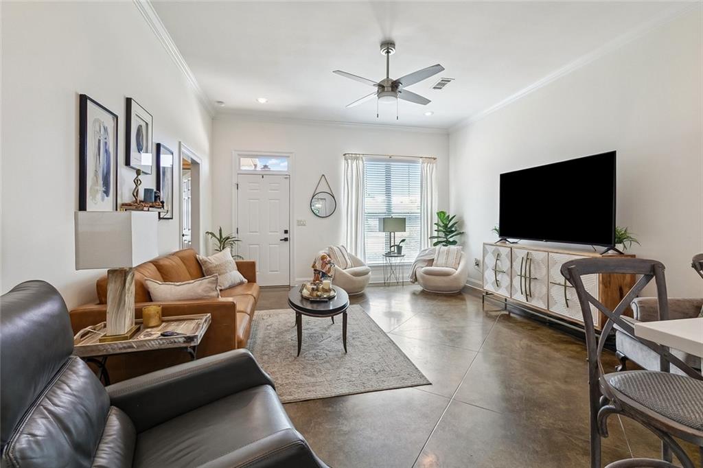 40219 CRESTWOOD Lane