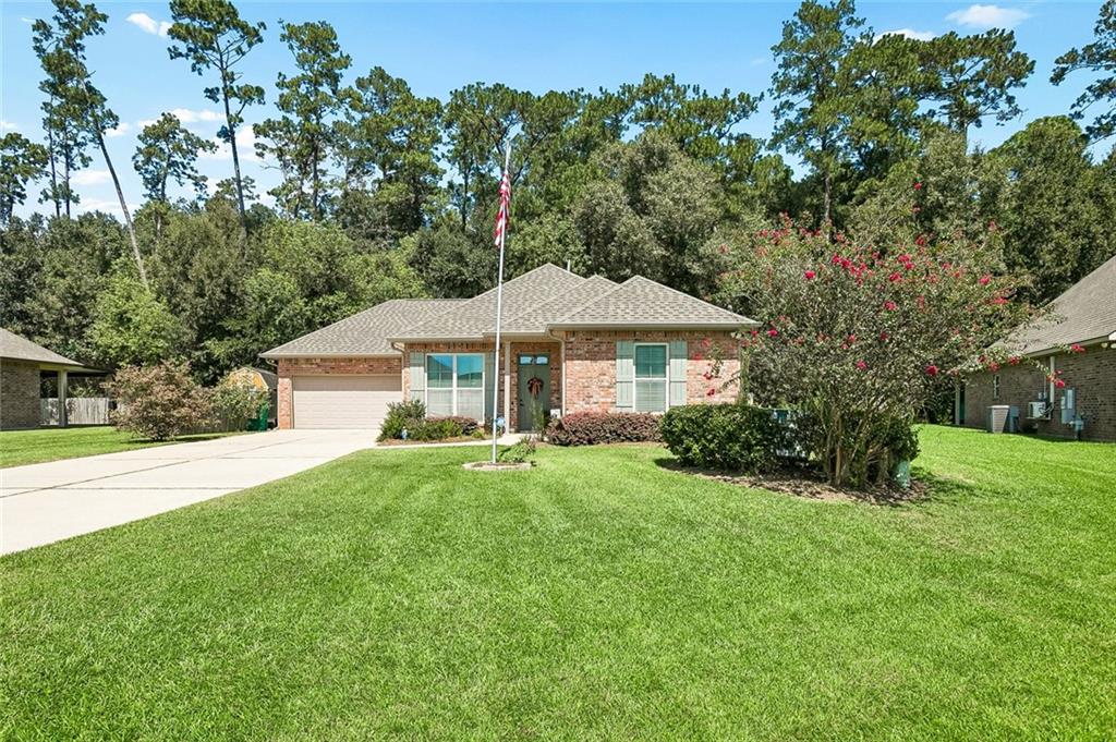40219 CRESTWOOD Lane