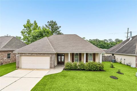 Photo of 209 STONEBRIDGE Cove, Madisonville, LA 70447 (MLS # 2556972)