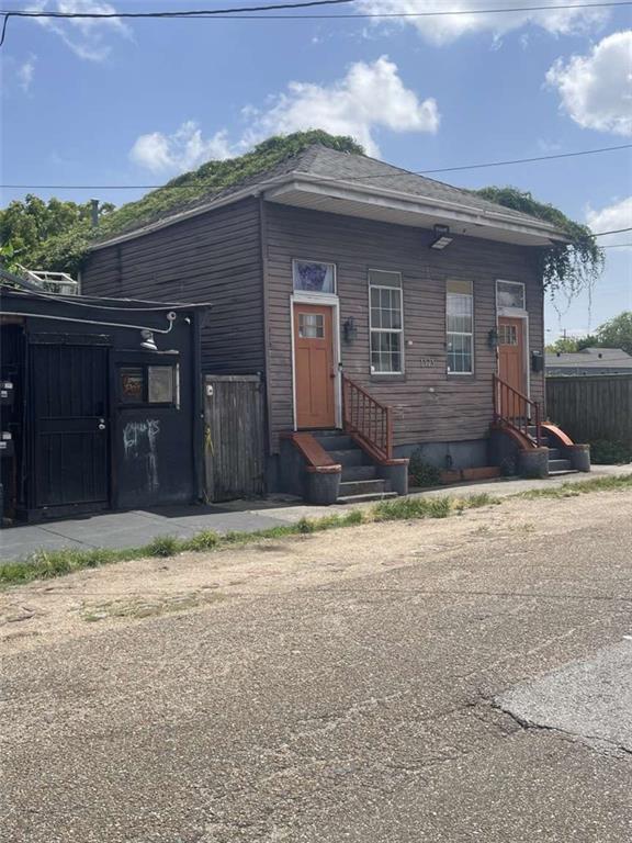 1523 COLUMBUS Street