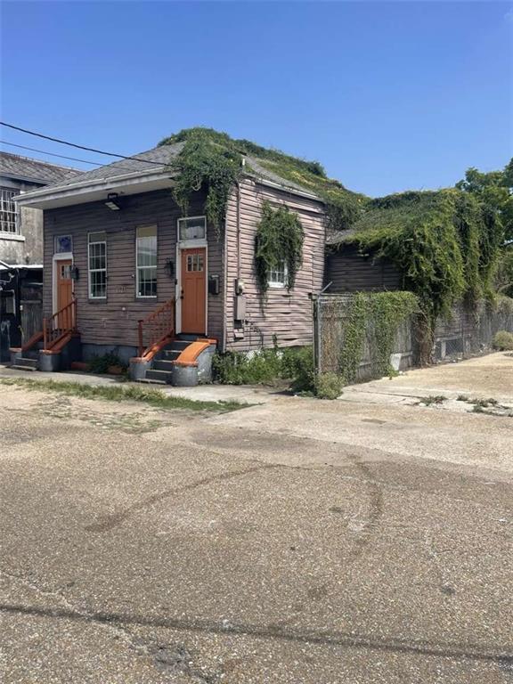 1523 COLUMBUS Street