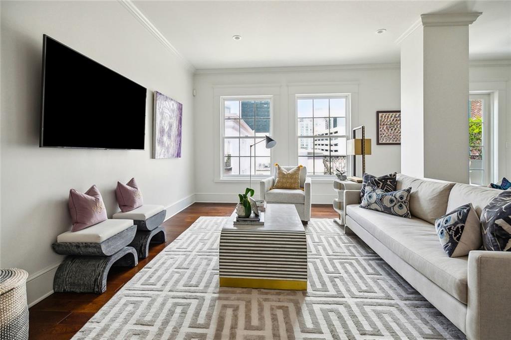 700 MAGAZINE Street 515