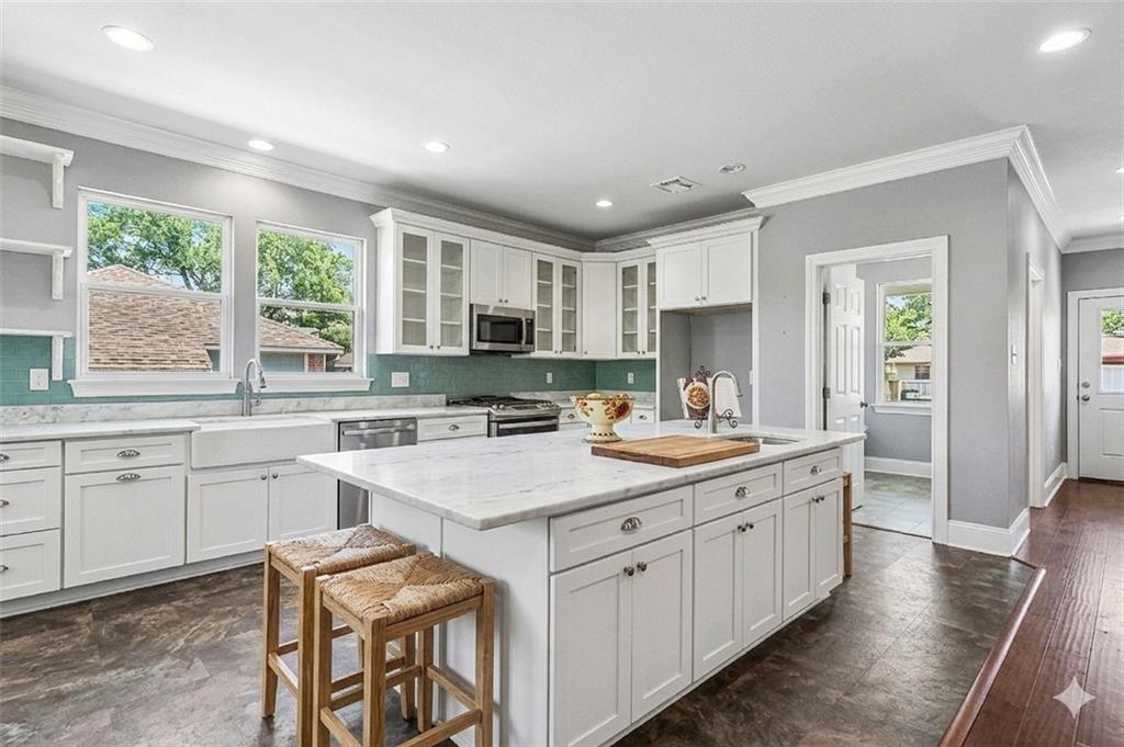 1430 BONNABEL Boulevard