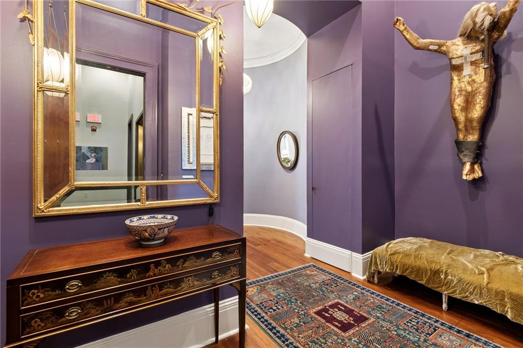 225 GIROD Street 202