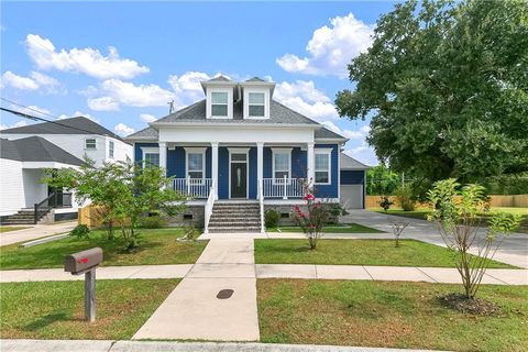 416 COUGAR Drive Arabi LA 70032
