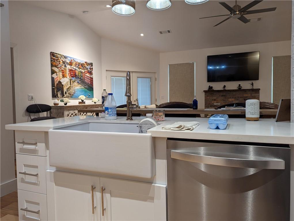 Covington, Louisiana 70433, United States, 3 Bedrooms Bedrooms, ,2 BathroomsBathrooms,Residential,Active,36490