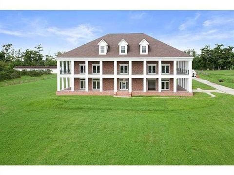 13864 HIGHWAY 23 Belle Chasse LA 70037