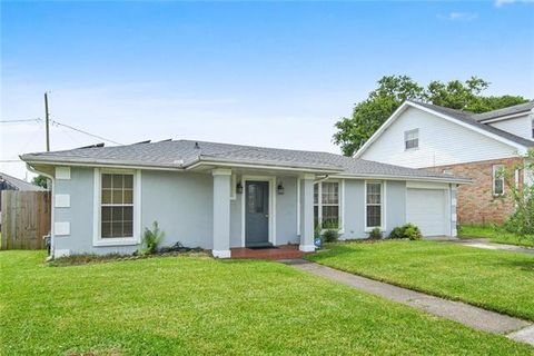 208 BEAR Drive Arabi LA 70032