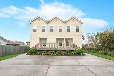 1209 TALLOW TREE Lane Harvey LA 70058