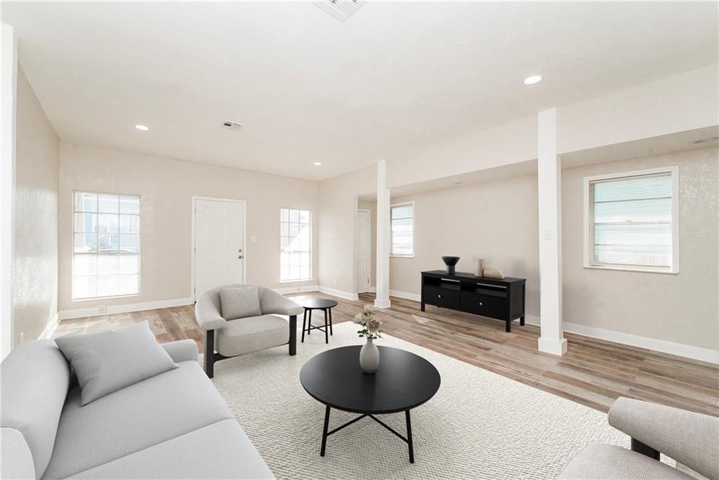 2813 N ROCHEBLAVE Street