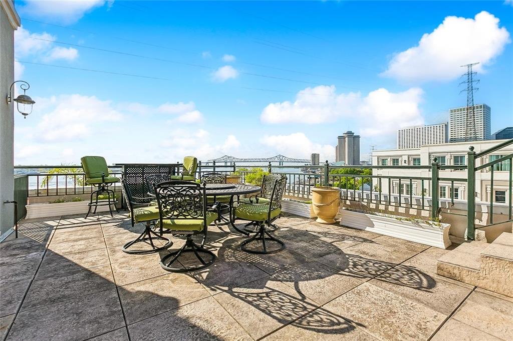 620 DECATUR Street F