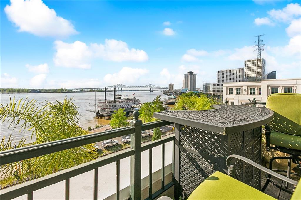 620 DECATUR Street F