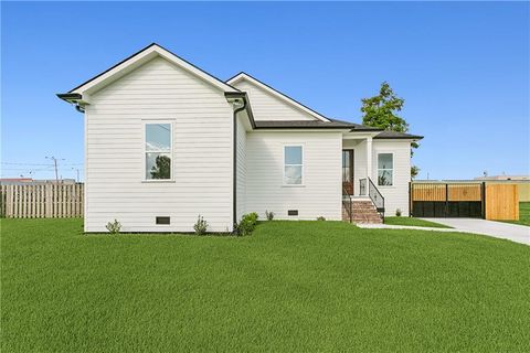 200 PERRIN Drive Arabi LA 70032