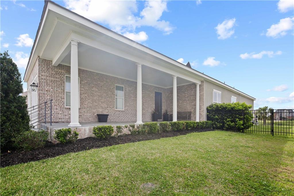 1426 ROYAL PALM Drive