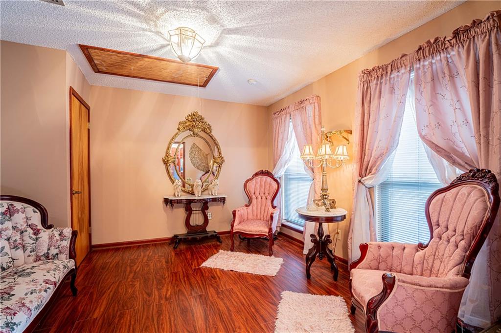 21 ELMWOOD Court
