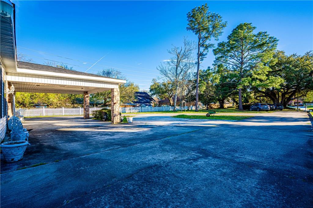 21 ELMWOOD Court
