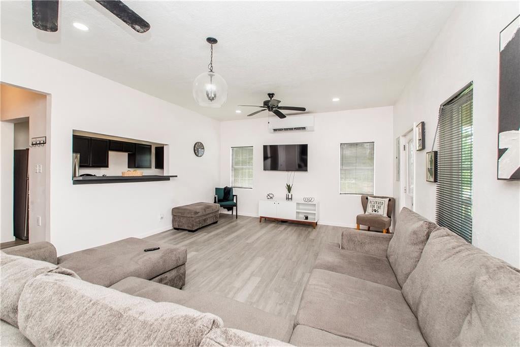 805 MARTIN LUTHER KING Drive