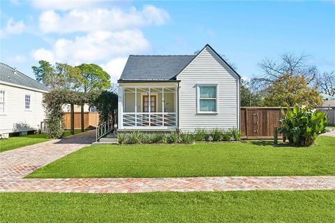 Photo of 513 ATHANIA Parkway, Metairie, LA 70001 (MLS # 2539599)