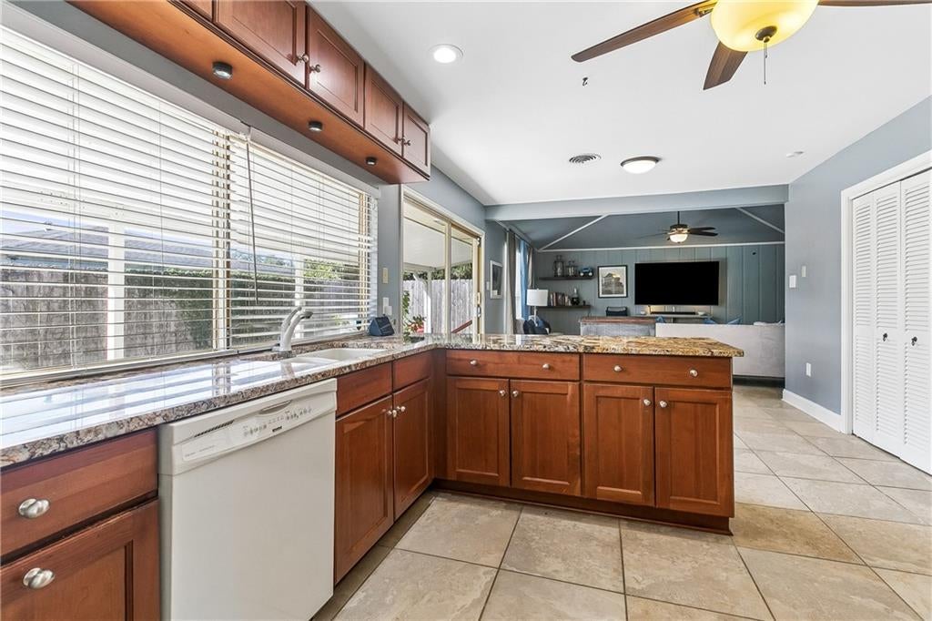 31 FORSTALL Avenue