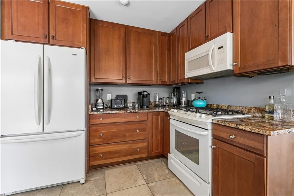 31 FORSTALL Avenue