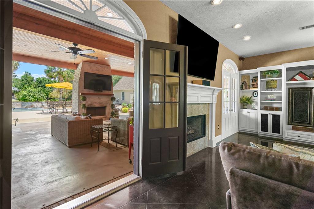 364 WINCHESTER Circle