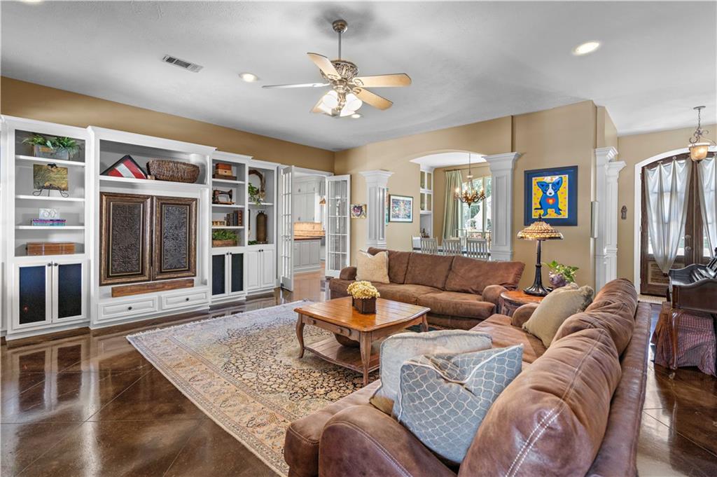 364 WINCHESTER Circle