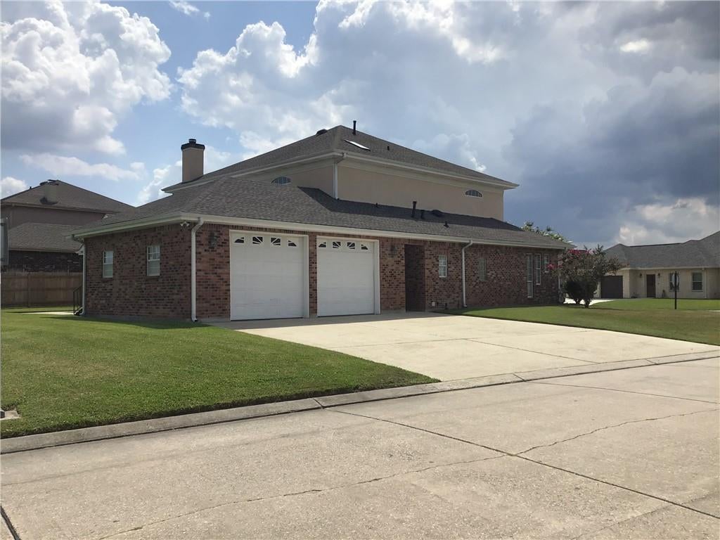 3429 ABBOTSWOOD Drive