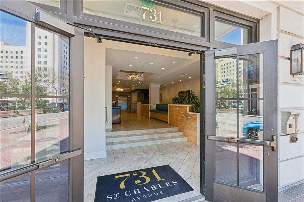 731 ST CHARLES Avenue 305