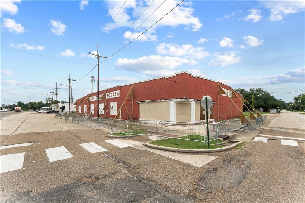300 N CATE Street