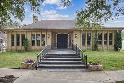 422 Country Club Drive, New Orleans, LA 70124 - MLS#: 2417138