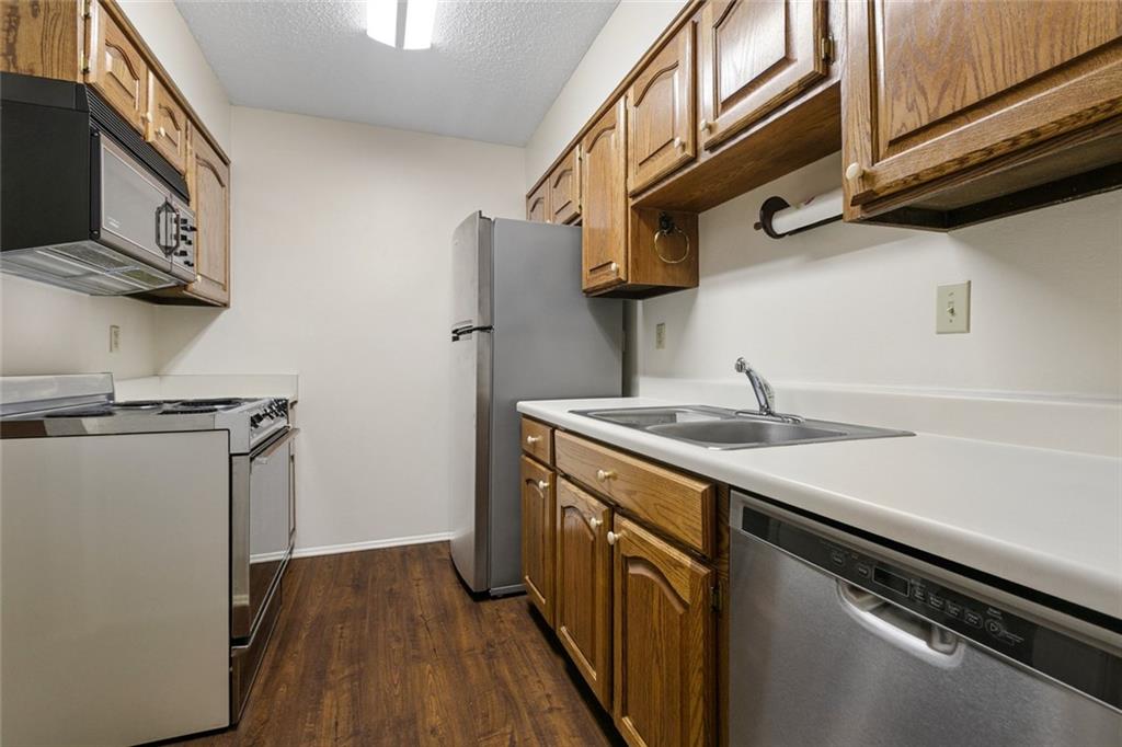 832 S CLEARVIEW Parkway 126