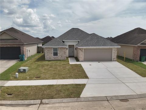 Photo of 4412 PARK SHORE Drive, Marrero, LA 70072 (MLS # 2554156)