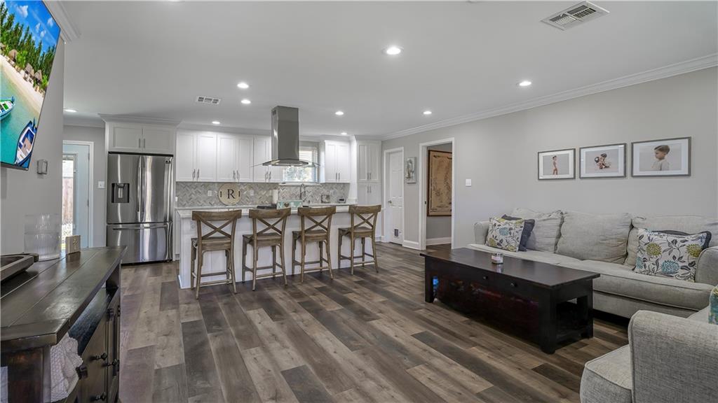 10304 TUDOR Lane