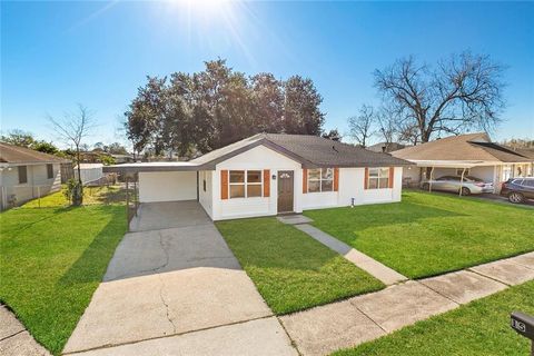 15 VICTORIAN Court Violet LA 70092