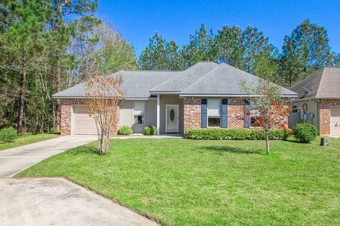 Photo of 73074 STATE Street, Mandeville, LA 70471 (MLS # 2548387)
