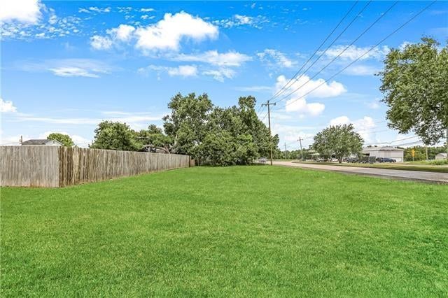 2532 MARGARET Lane