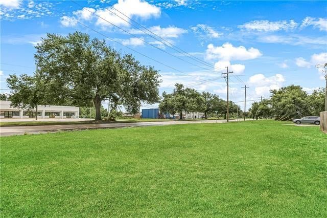 2532 MARGARET Lane