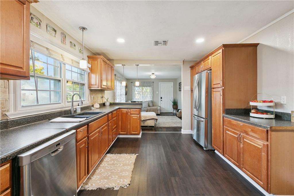 Marrero, Louisiana 70072, United States, 4 Bedrooms Bedrooms, ,2 BathroomsBathrooms,Residential,Active,247826