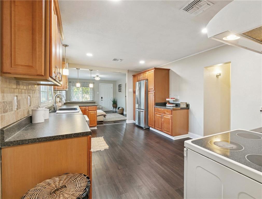 Marrero, Louisiana 70072, United States, 4 Bedrooms Bedrooms, ,2 BathroomsBathrooms,Residential,Active,247826