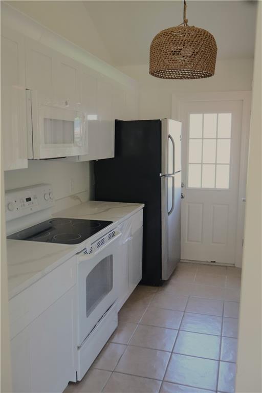 320 FOREST Loop