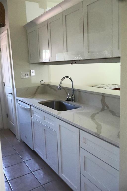 320 FOREST Loop