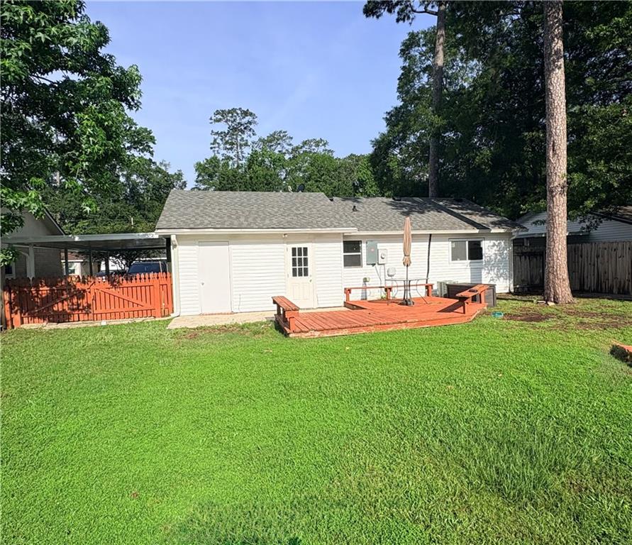 320 FOREST Loop