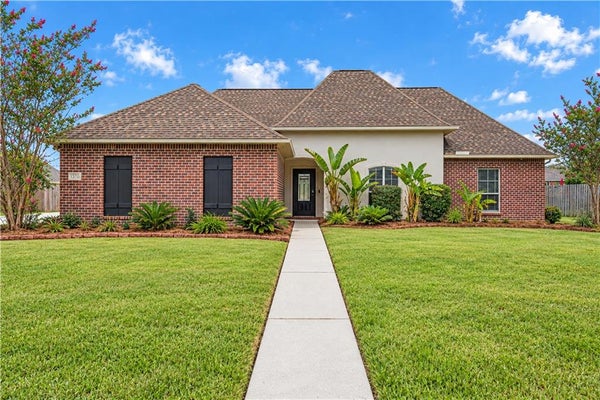 13813 TIMBERLAKE DR, DENHAM SPRINGS, LA 70726 - Image 0c8af13cf6c5ea340f441468f561708f/125246526